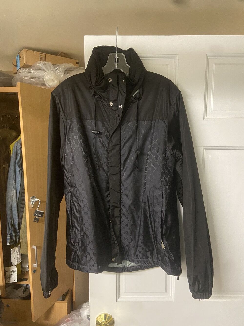 Gucci nylon jacket sz 46
